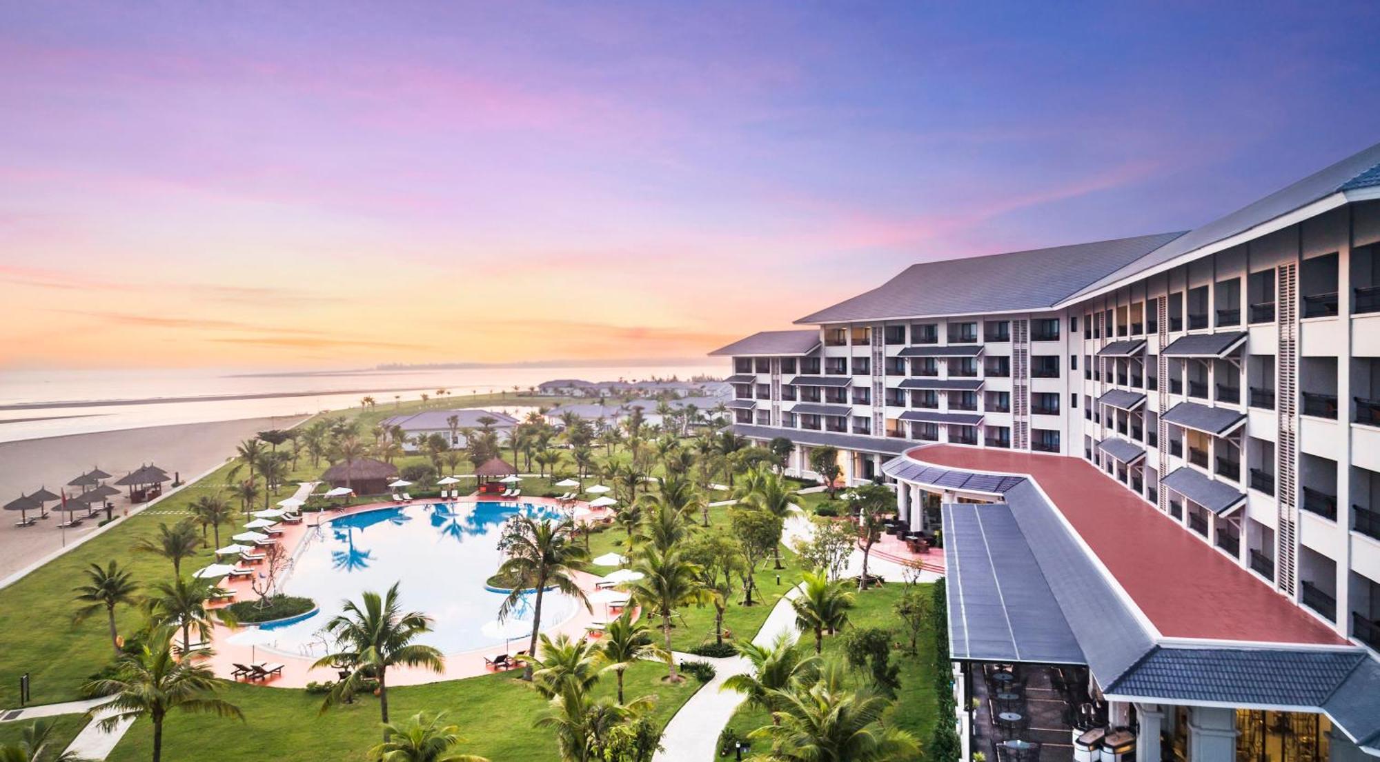 Melia Vinpearl Cua Hoi Beach Resort Кыало Экстерьер фото